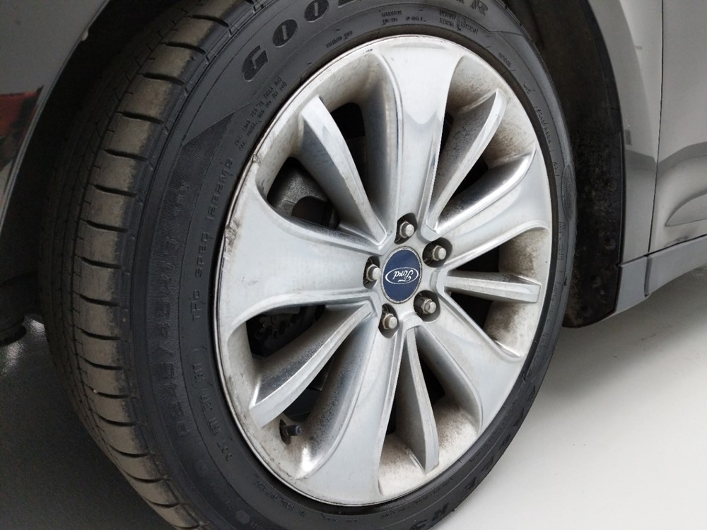 2012 Ford Taurus - Wheel