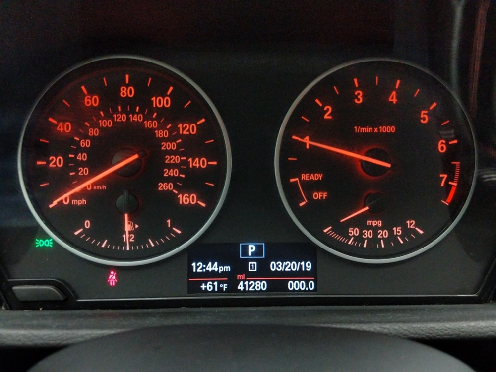 2016 BMW X1 - Odometer Close Up