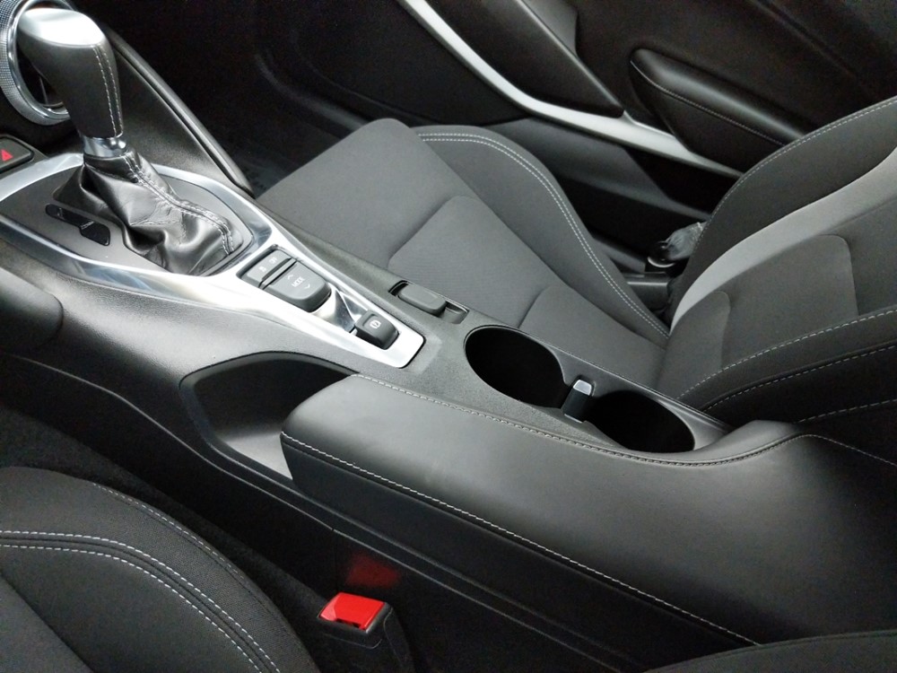 2018 Chevrolet Camaro - Center Console/Cup Holders