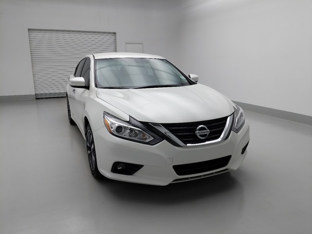 2016 Nissan Altima - Passenger Front Hood