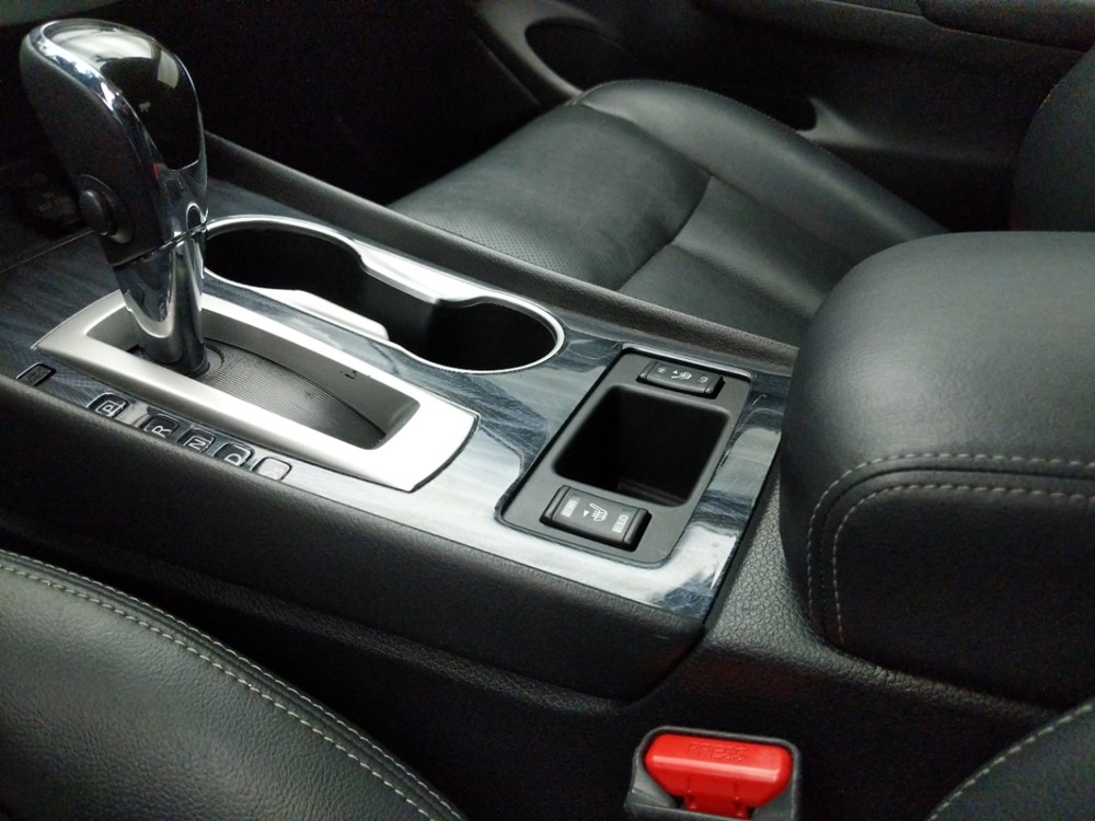 2016 Nissan Altima - Center Console/Cup Holders