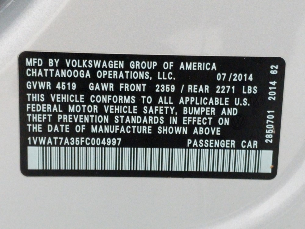 2015 Volkswagen Passat - VIN Plate