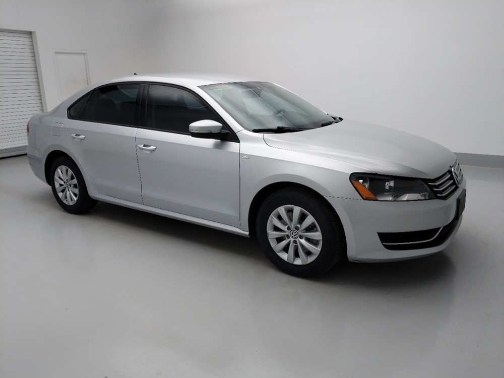 2015 Volkswagen Passat - Passenger Front Side