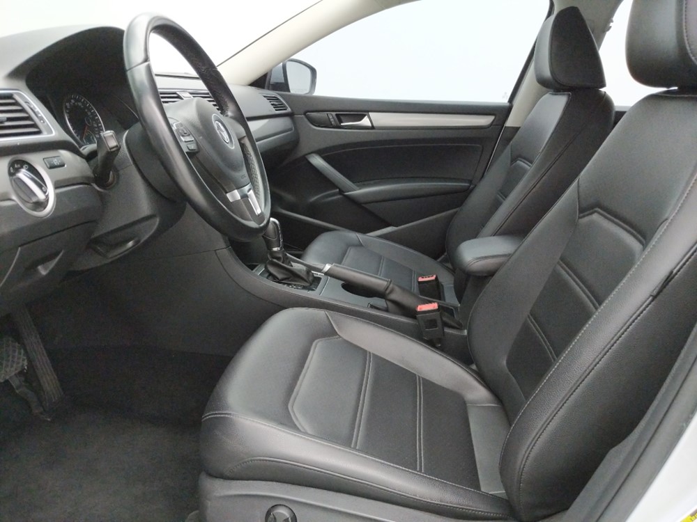 2015 Volkswagen Passat - Driver Front Seat