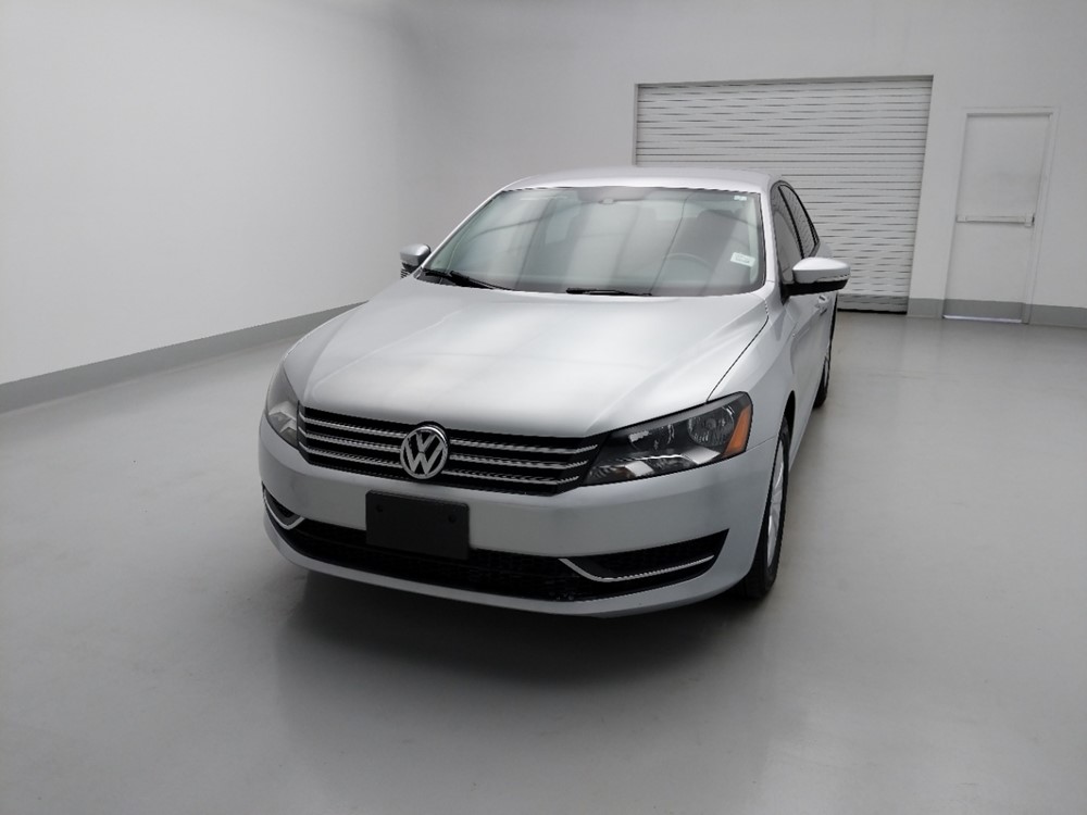 2015 Volkswagen Passat - Driver Front Hood
