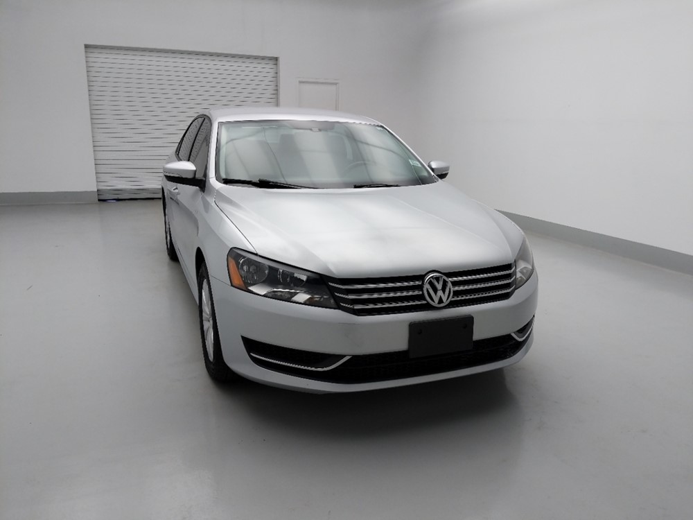 2015 Volkswagen Passat - Passenger Front Hood
