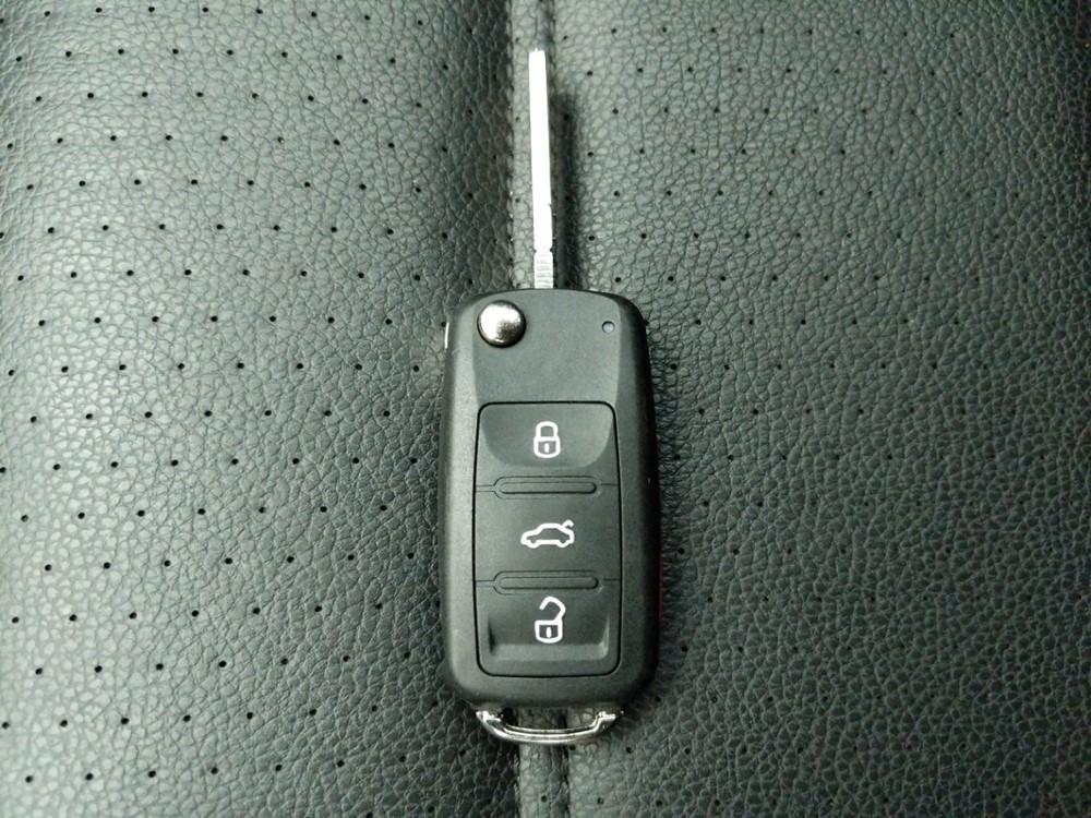 2015 Volkswagen Passat - Keys