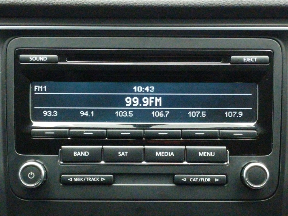 2015 Volkswagen Passat - Stereo Package