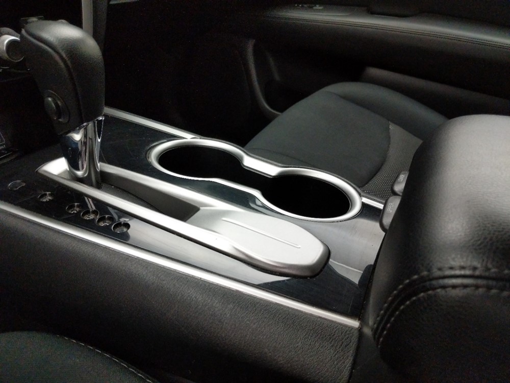 2018 Nissan Pathfinder - Center Console/Cup Holders