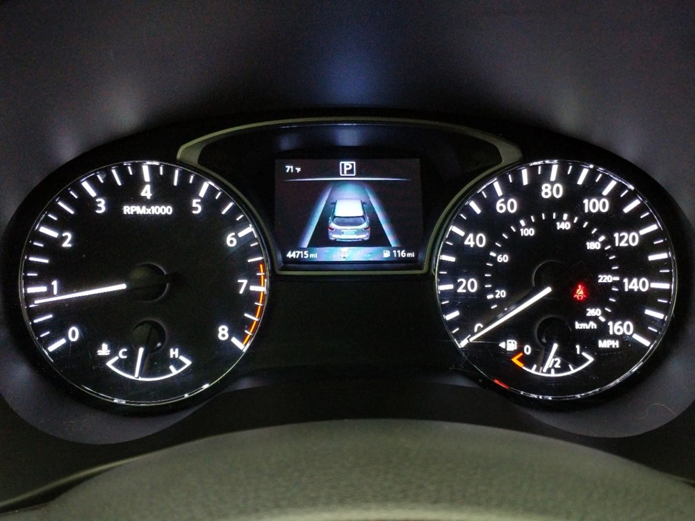 2018 Nissan Pathfinder - Odometer Close Up