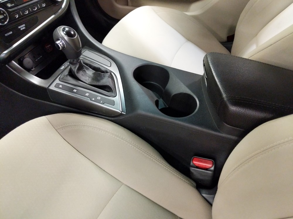 2013 Kia Optima - Center Console/Cup Holders