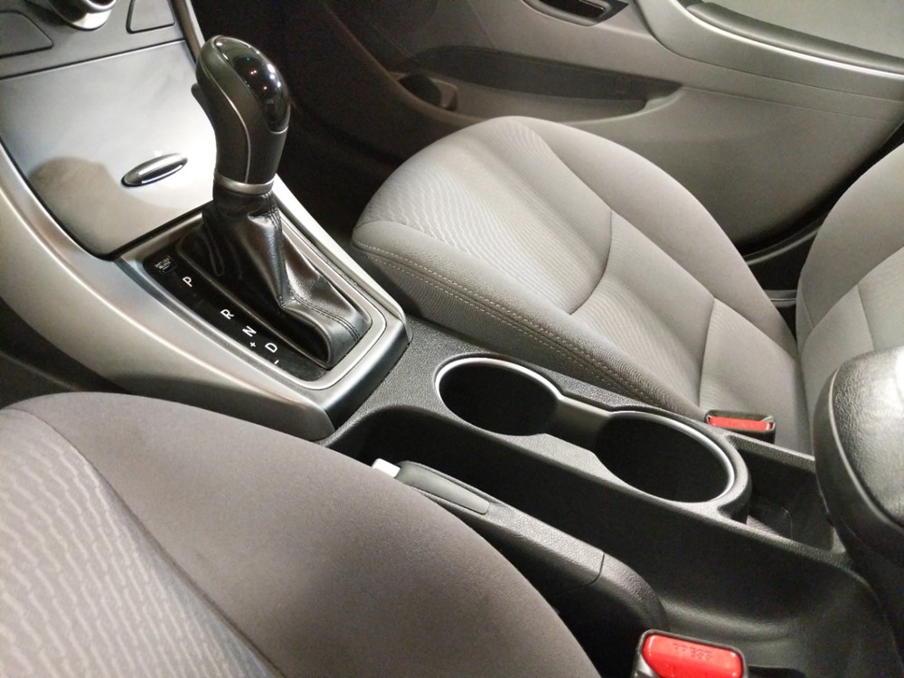 2015 Hyundai Elantra - Center Console/Cup Holders