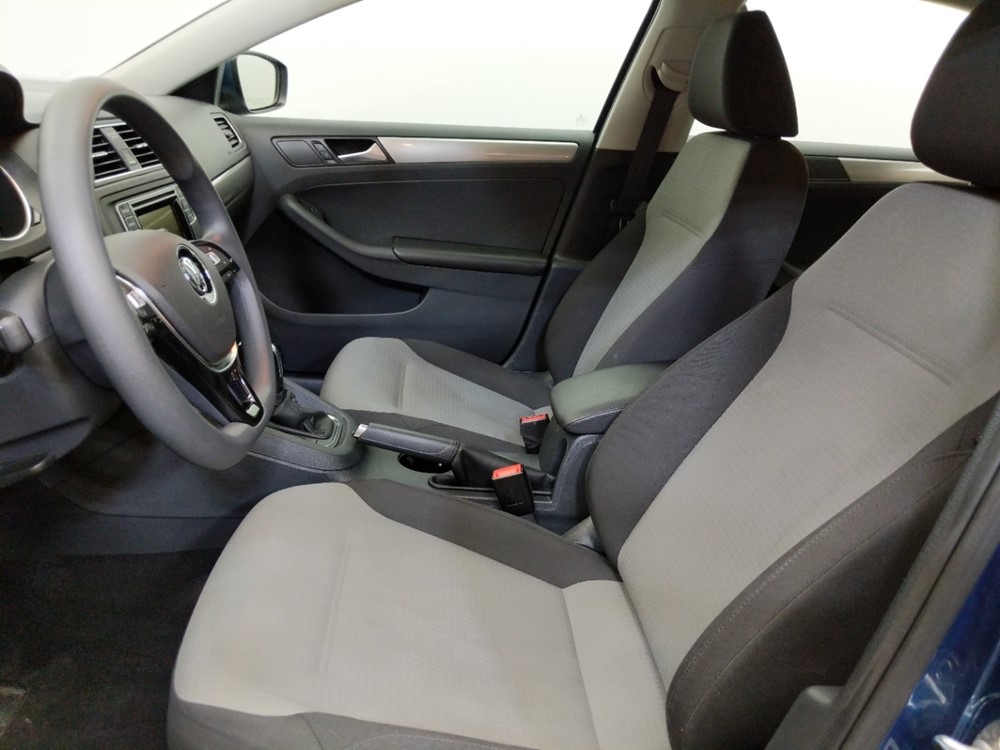 2017 Volkswagen Jetta - Driver Front Seat