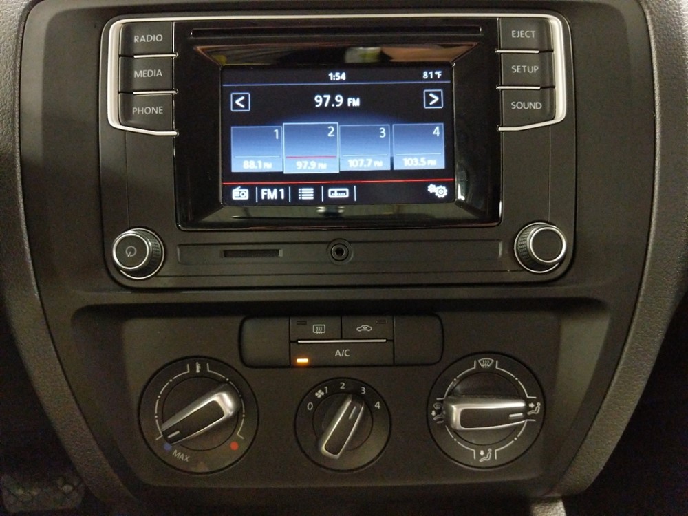 2017 Volkswagen Jetta - Stereo Package