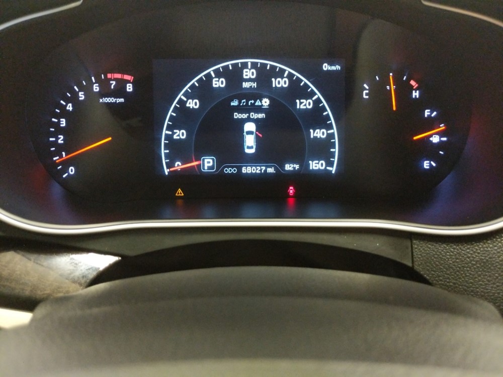 2014 Kia Cadenza - Odometer Close Up