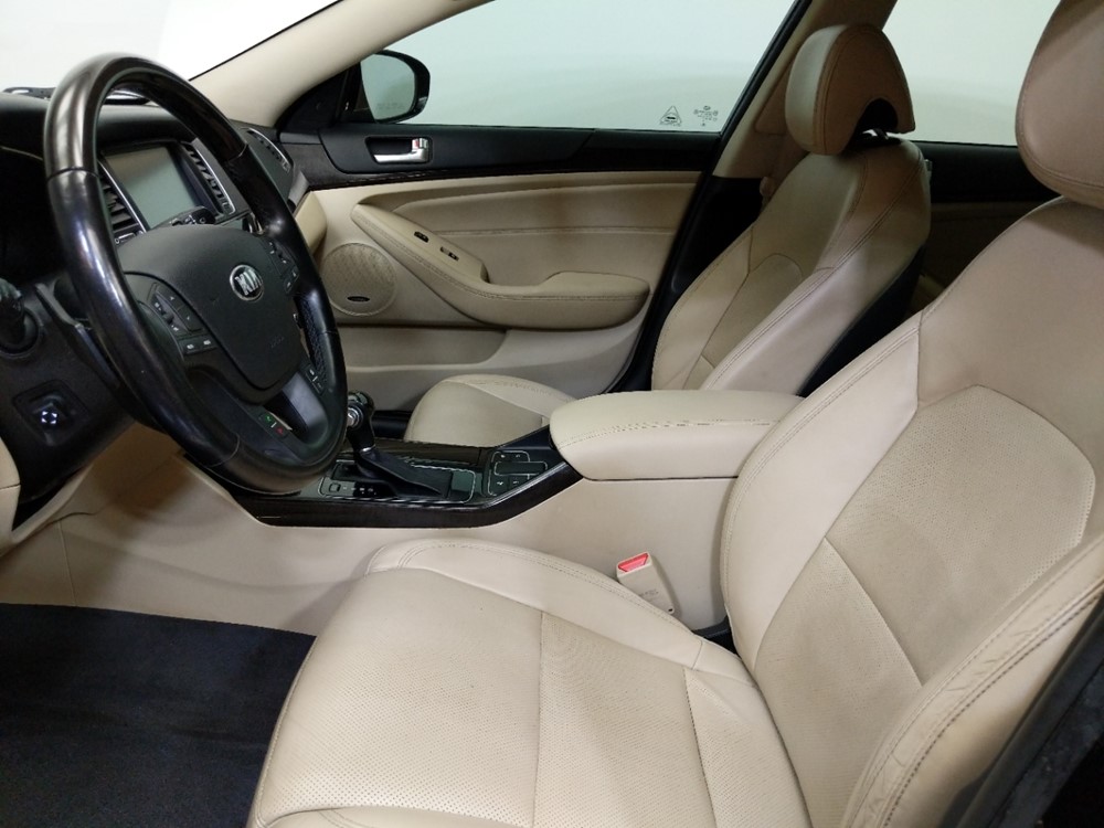 2014 Kia Cadenza - Driver Front Seat