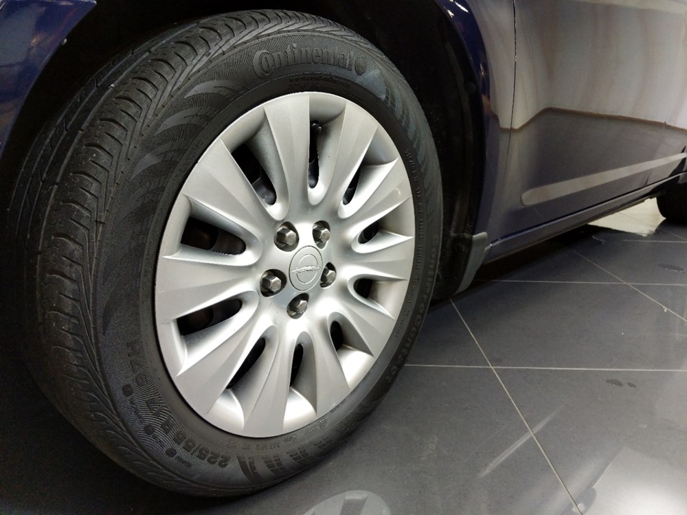 2014 Chrysler 200 - Wheel