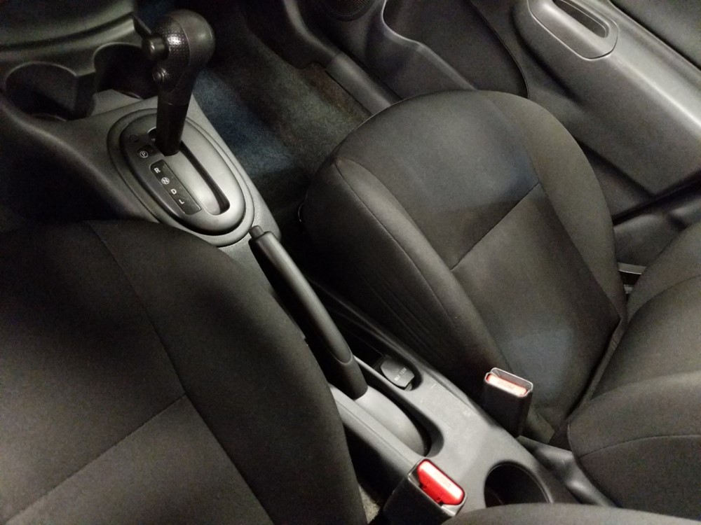2015 Nissan Versa - Center Console/Cup Holders