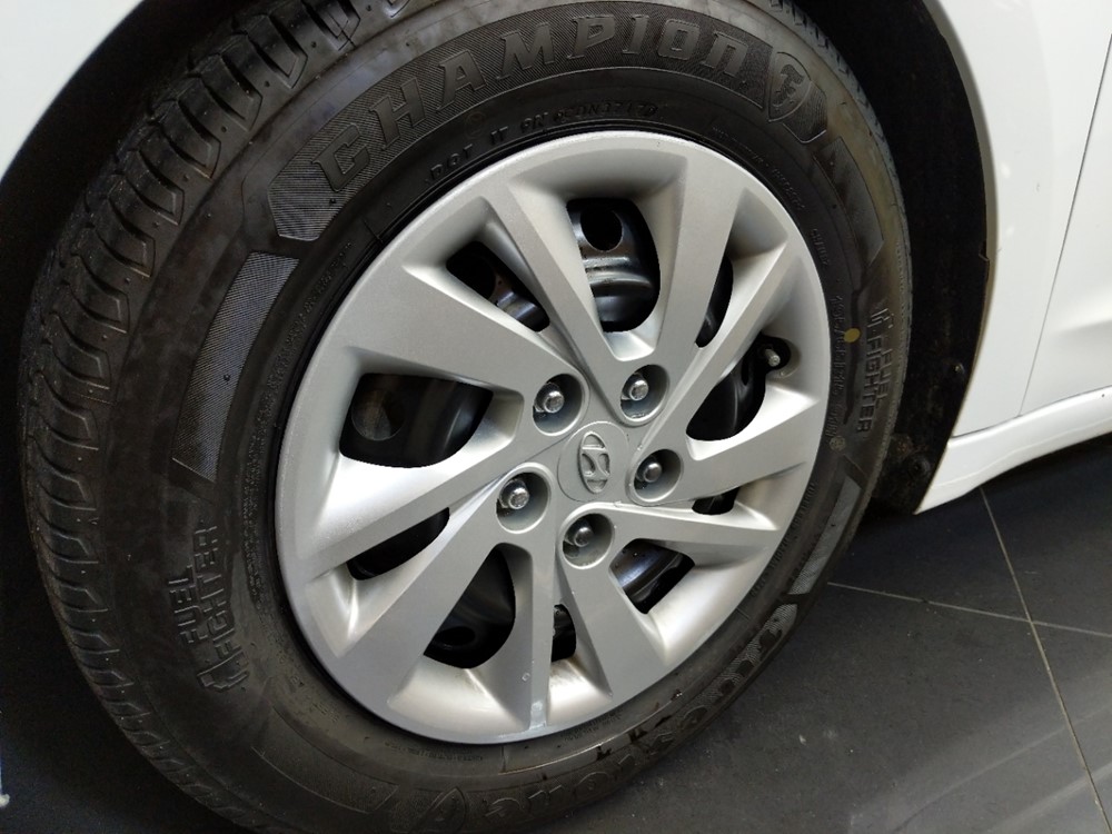 2017 Hyundai Elantra - Wheel