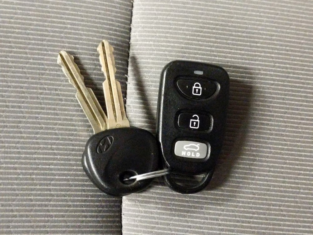 2017 Hyundai Elantra - Keys
