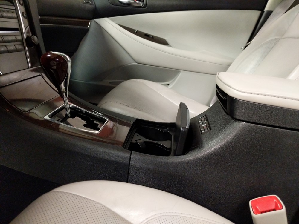 2012 Lexus ES 350 - Center Console/Cup Holders