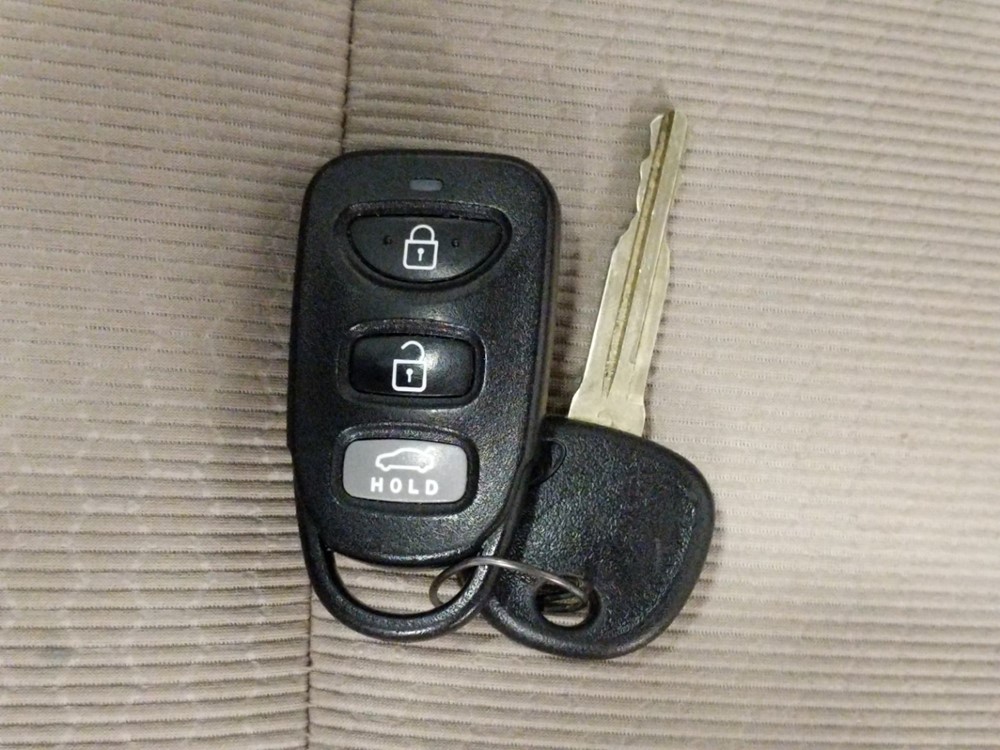 2017 Hyundai Elantra - Keys