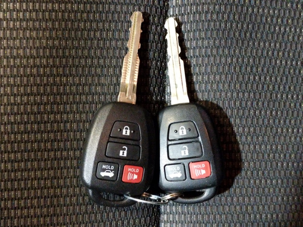 2016 Toyota Corolla - Keys
