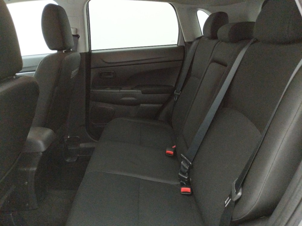 2015 Mitsubishi Outlander - Driver Rear Seat