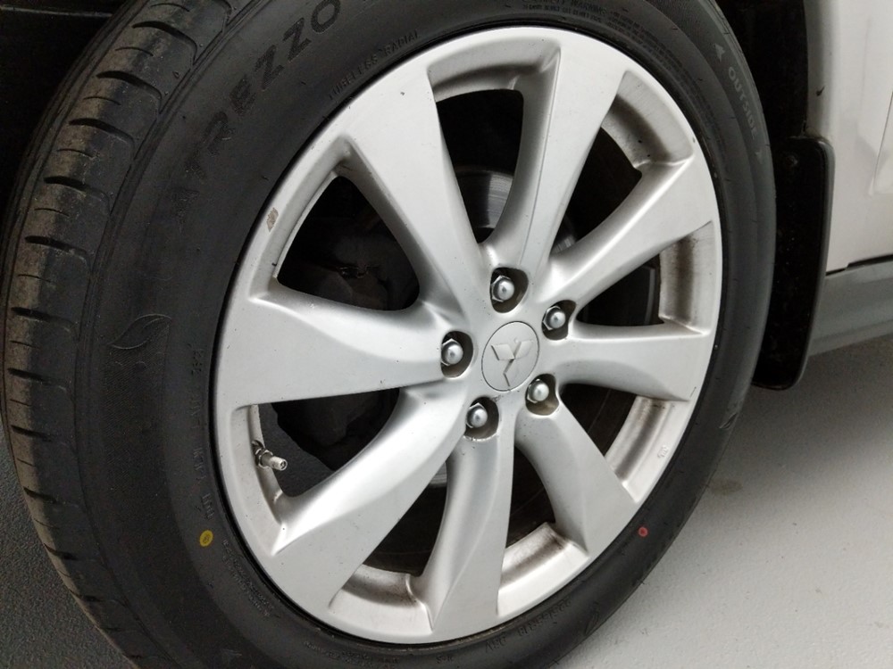 2015 Mitsubishi Outlander - Wheel