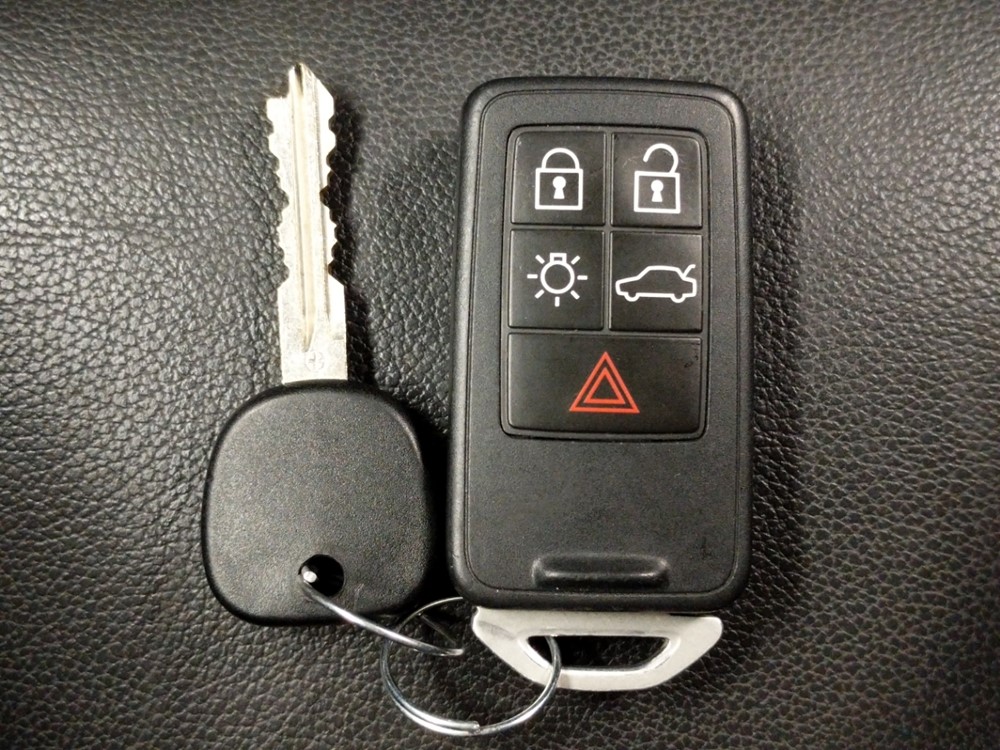 2017 Volvo V60 - Keys