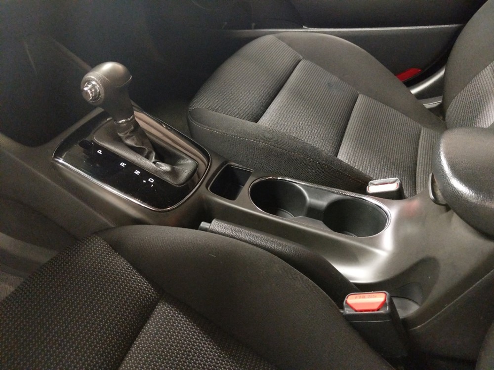 2017 Kia Forte - Center Console/Cup Holders
