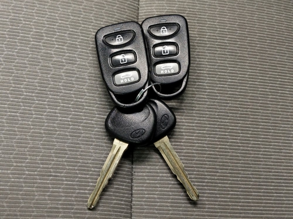 2017 Hyundai Elantra - Keys