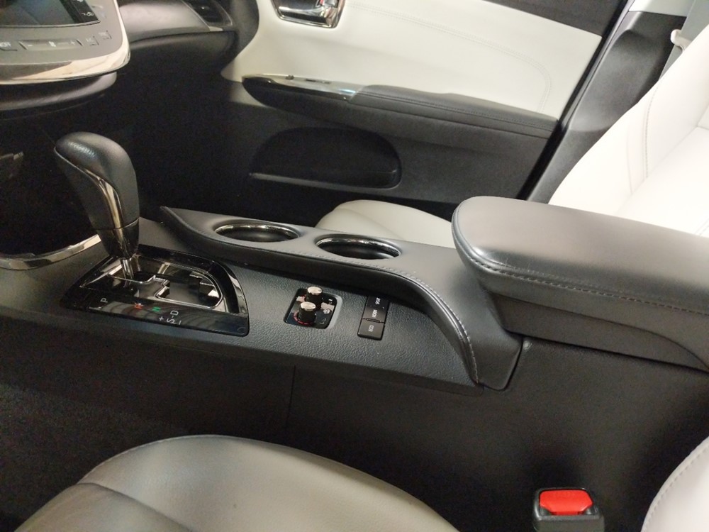 2016 Toyota Avalon - Center Console/Cup Holders