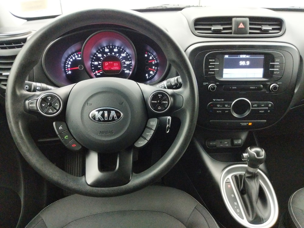 2017 Kia Soul - Driver Dash