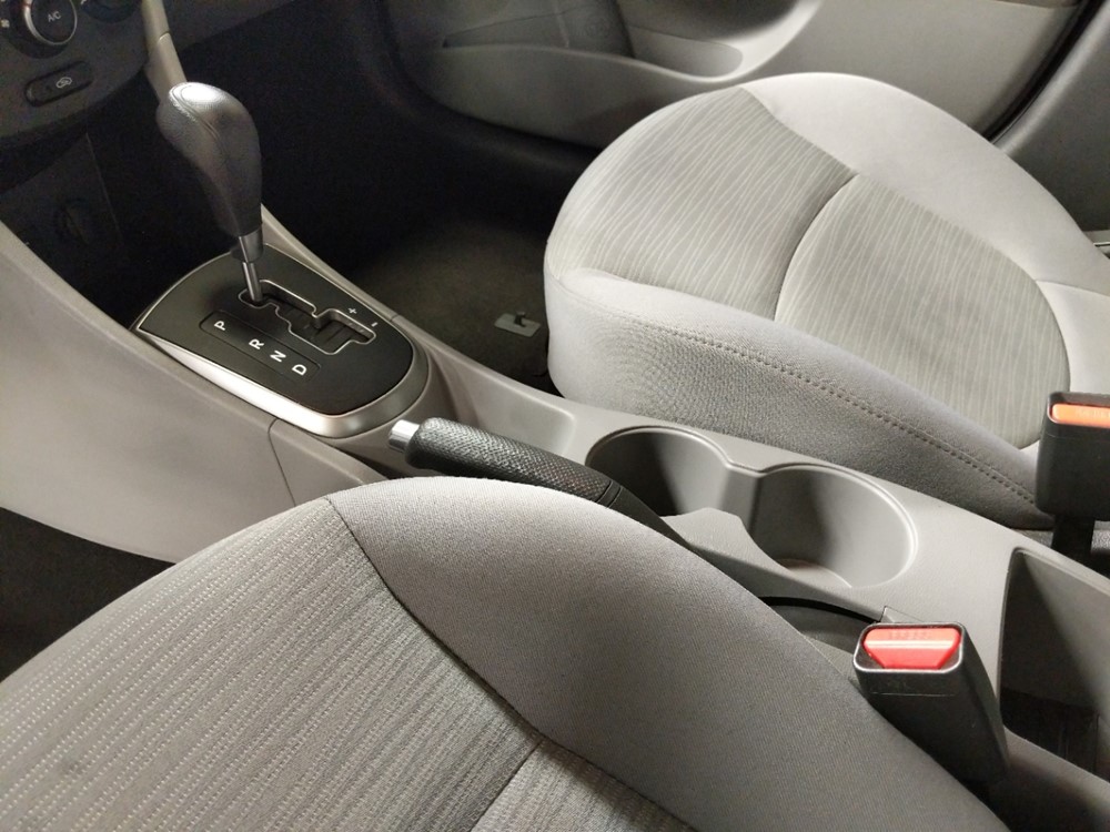 2017 Hyundai Accent - Center Console/Cup Holders