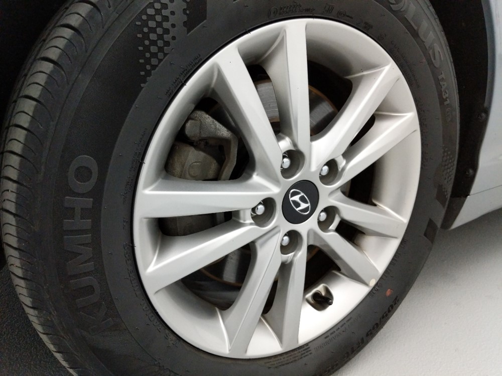 2017 Hyundai Sonata - Wheel