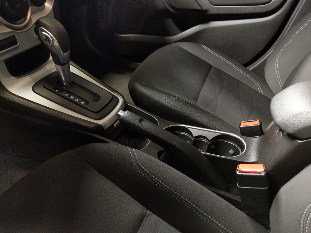 2017 Ford Fiesta - Center Console/Cup Holders