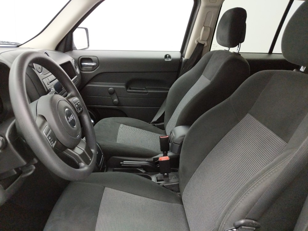 2016 Jeep Patriot - Driver Front Seat
