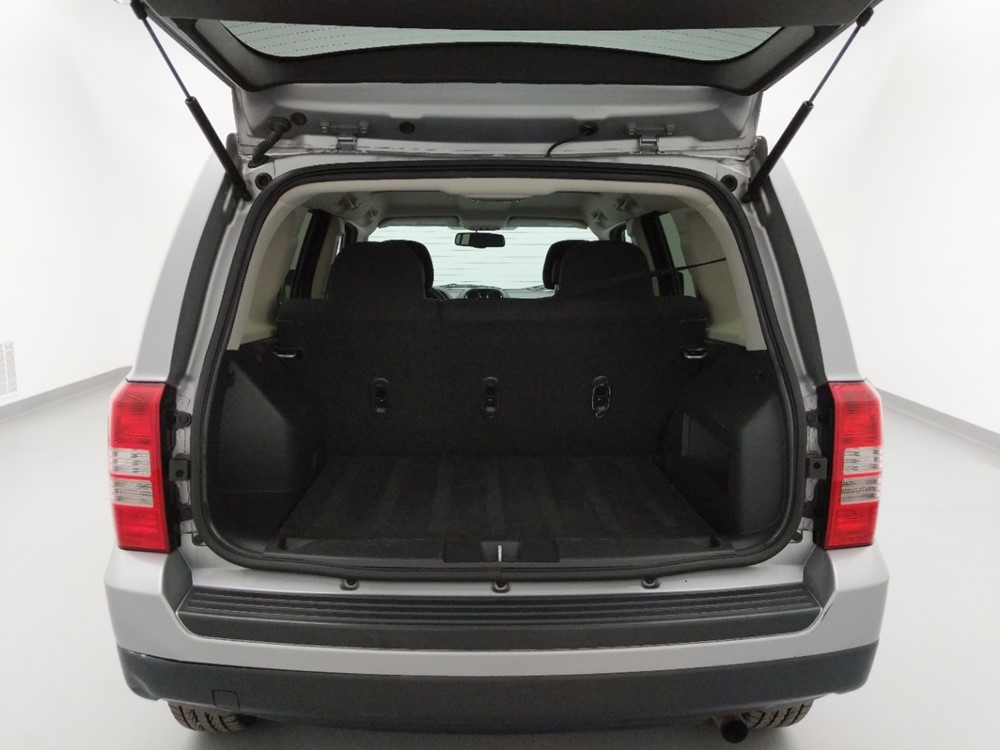 2016 Jeep Patriot - Trunk