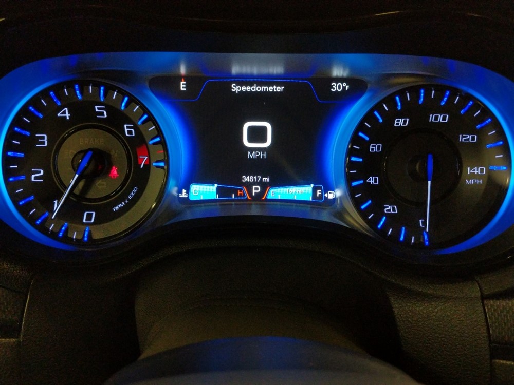 2015 Chrysler 300 - Odometer Close Up
