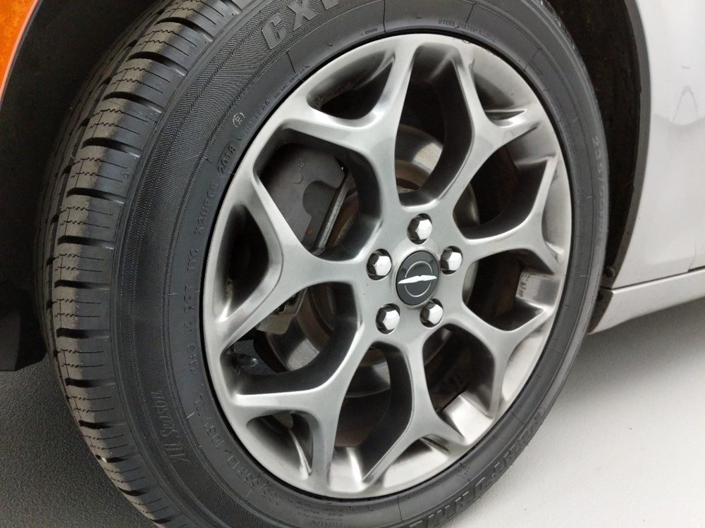 2015 Chrysler 300 - Wheel