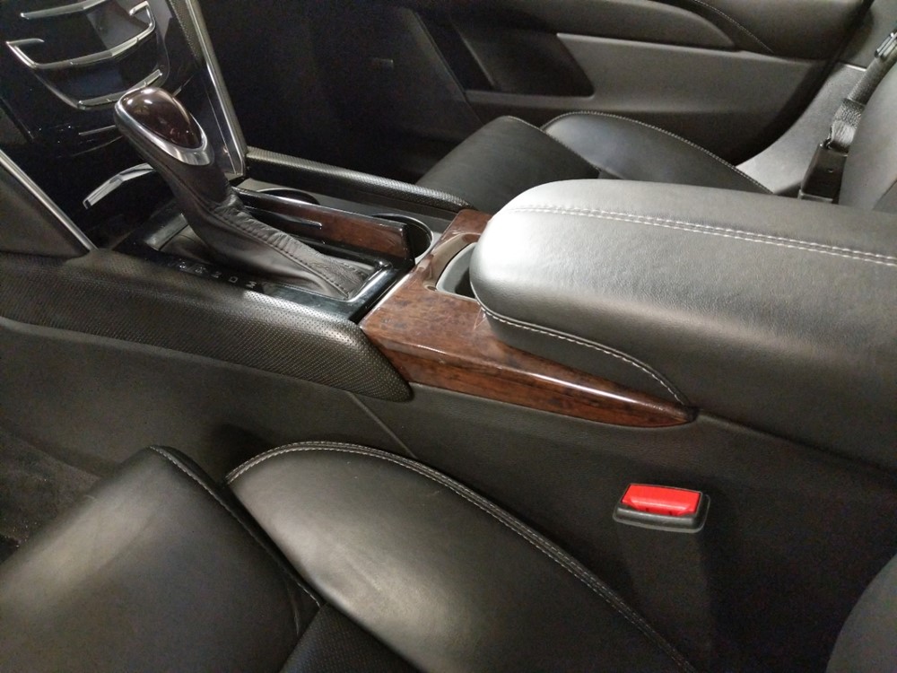 2016 Cadillac XTS - Center Console/Cup Holders