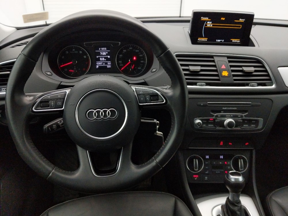 2017 Audi Q3 - Driver Dash
