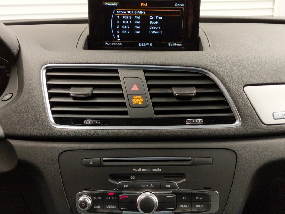 2017 Audi Q3 - Stereo Package
