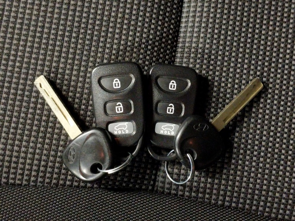 2017 Hyundai Elantra - Keys