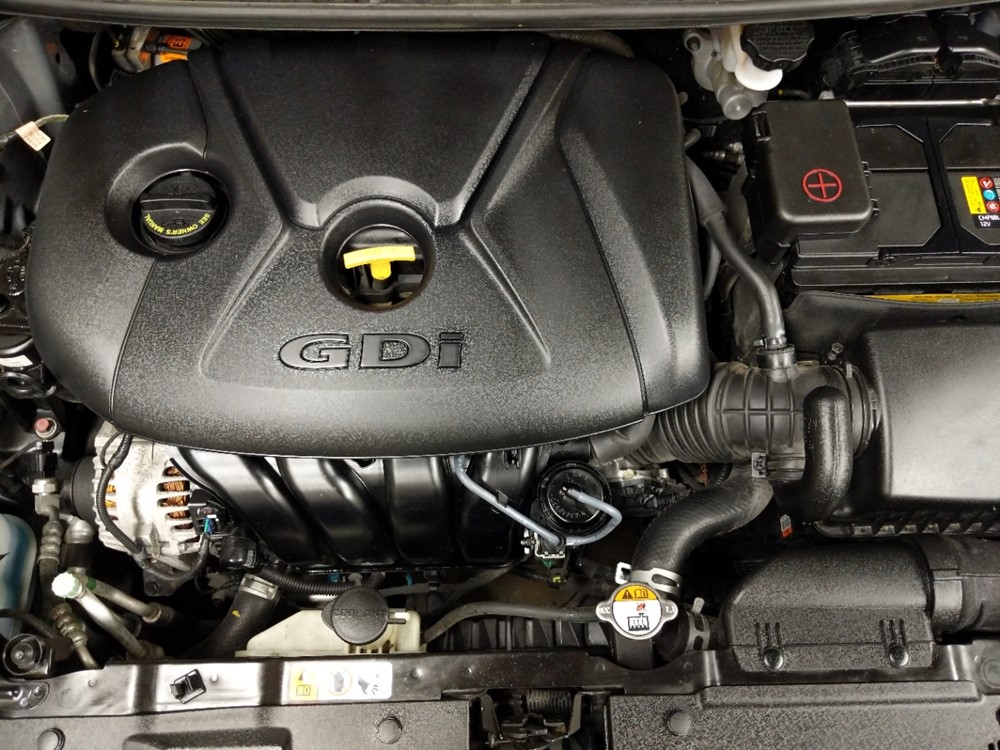 2017 Hyundai Elantra - Engine