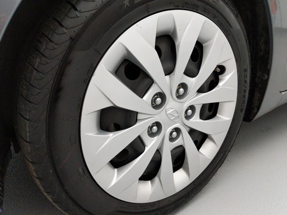 2017 Hyundai Elantra - Wheel