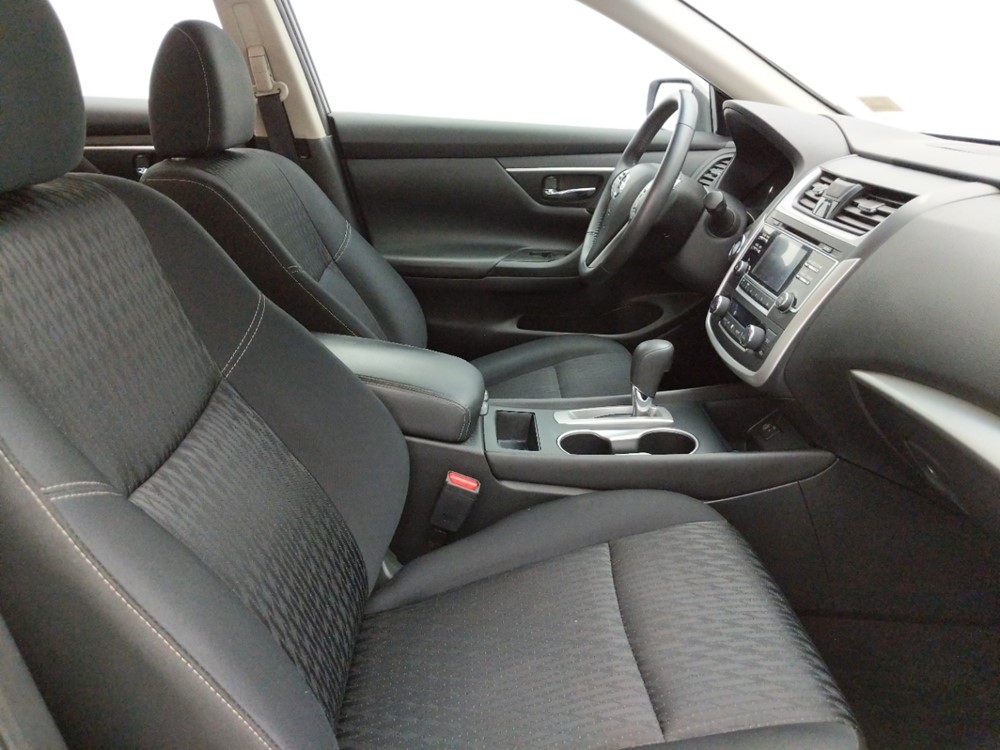 2017 Nissan Altima - Driver Dash