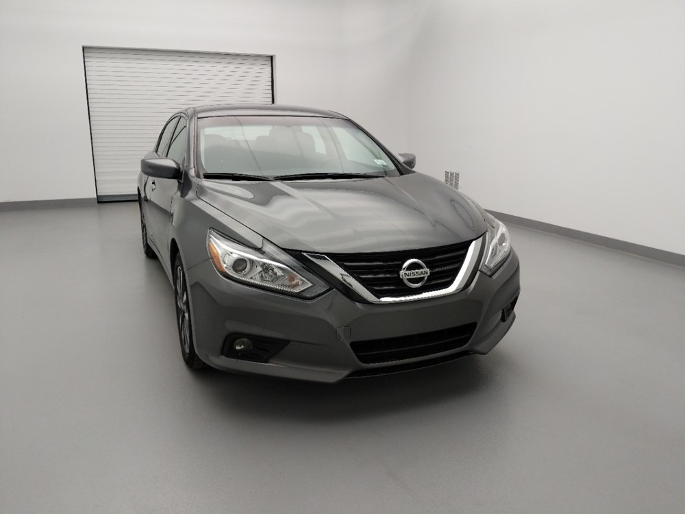 2017 Nissan Altima - Passenger Front Hood