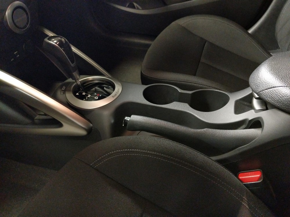 2016 Hyundai Veloster - Center Console/Cup Holders
